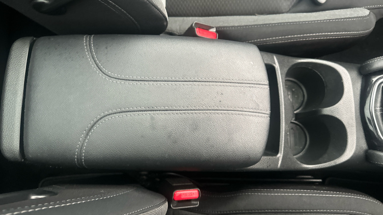 Nissan Qashqai 1.3 DiG-T N-Connecta 5dr Petrol Hatchback